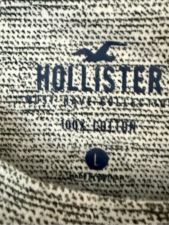 ✨ Hollister Essential Heathered Gray Tee | Soft Minimalist Basic - Picture 3 of 5
